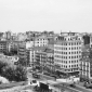 Perspectiva del carrer Xàtiva des de l'edifici Merle. En primer terme el solar de la futura Finca de Ferro, als fons la plaça de bous. Col·lecció particular